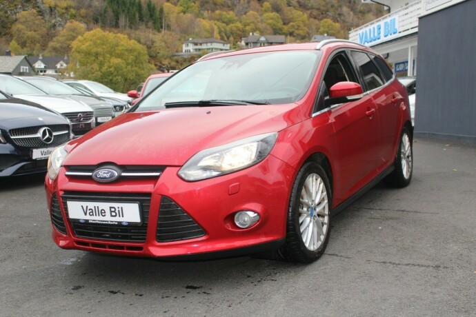 ford-focus-bensin-2013-big-1