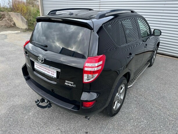 toyota-rav4-bensin-2013-big-7