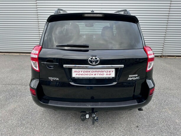 toyota-rav4-bensin-2013-big-10