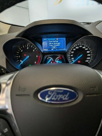 ford-kuga-diesel-2014-big-17