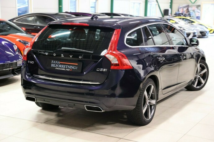 volvo-v60-elektrisitetdiesel-2018-big-2