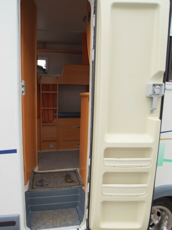 chausson-welcome-26-diesel-2004-big-11