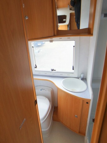 chausson-welcome-26-diesel-2004-big-25