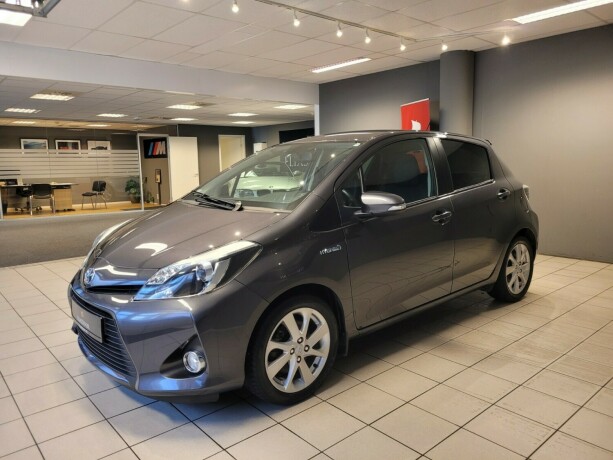 toyota-yaris-bensin-2014-big-8