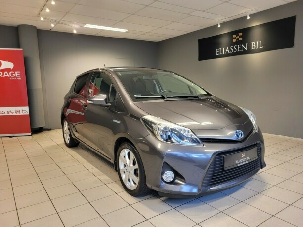 toyota-yaris-bensin-2014-big-11