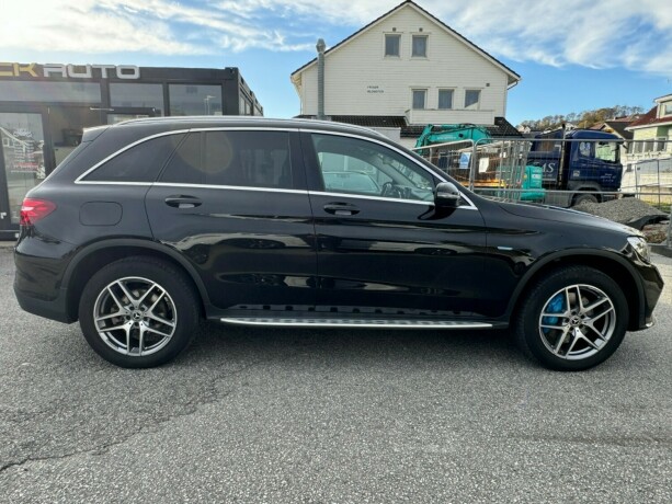 mercedes-benz-glc-elektrisitetbensin-2017-big-3