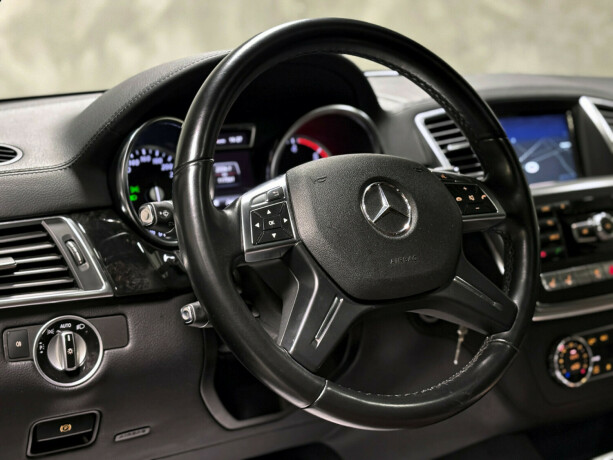 mercedes-benz-gl-diesel-2013-big-22