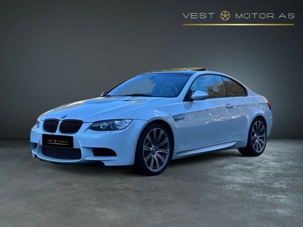 bmw-m3-bensin-2010-big-2