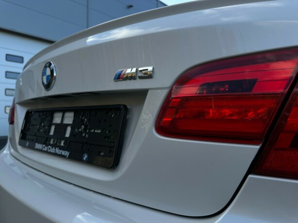 bmw-m3-bensin-2010-big-36