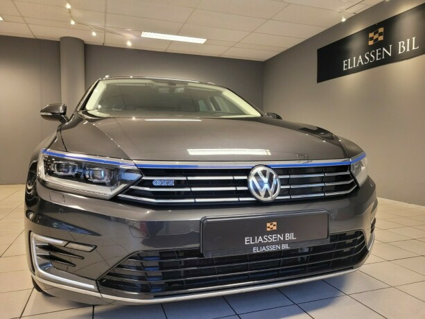 volkswagen-passat-elektrisitetbensin-2018-big-10