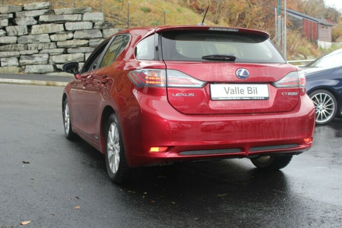 lexus-ct200h-bensin-2012-big-3