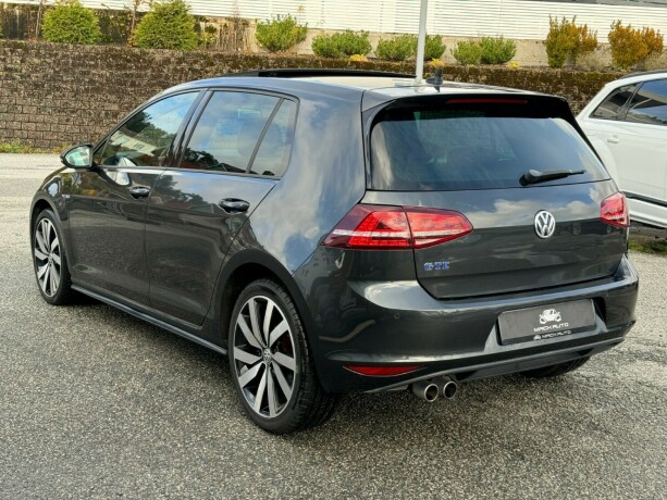 volkswagen-golf-elektrisitetbensin-2015-big-5