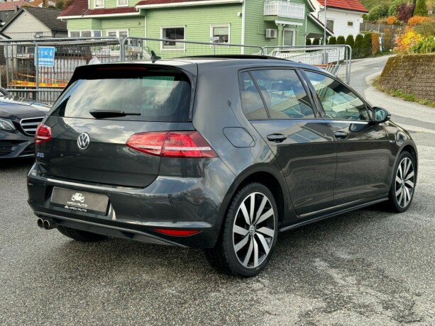 volkswagen-golf-elektrisitetbensin-2015-big-4