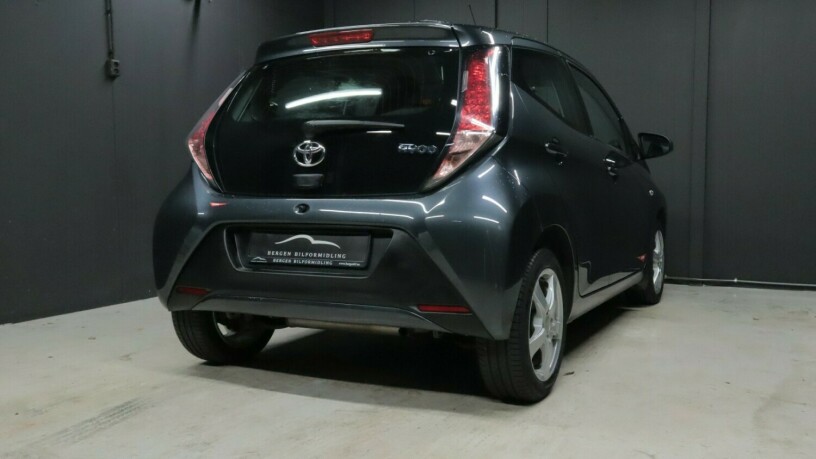 toyota-aygo-bensin-2015-big-5