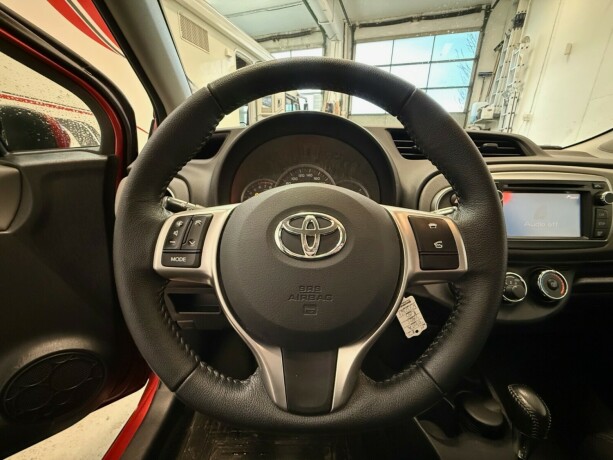 toyota-yaris-bensin-2014-big-15