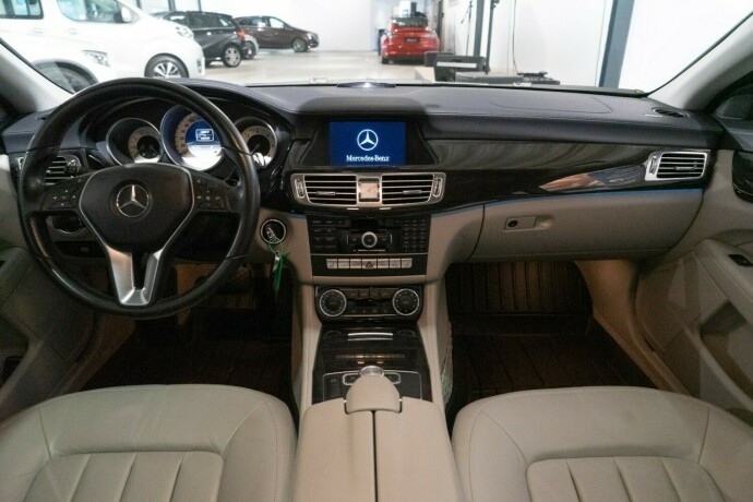 mercedes-benz-cls-diesel-2012-big-10