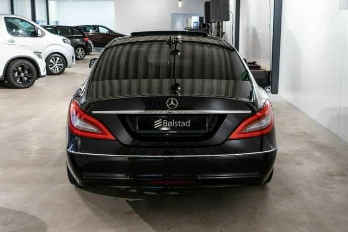 mercedes-benz-cls-diesel-2012-big-3