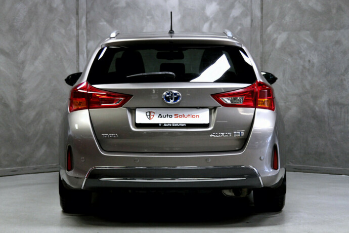 toyota-auris-bensin-2013-big-19