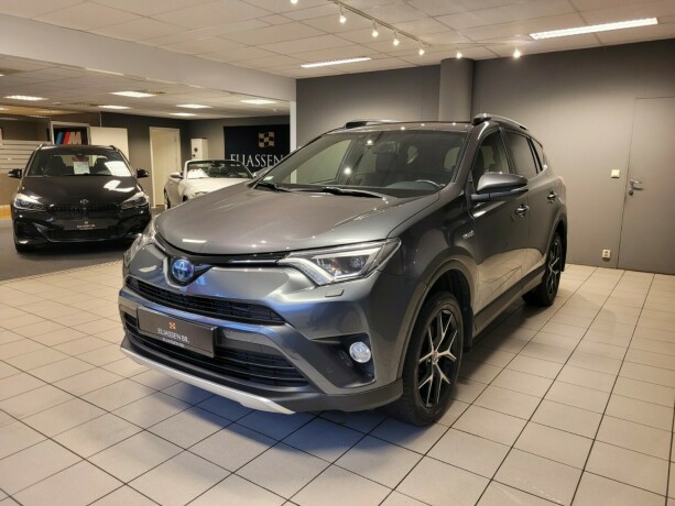 toyota-rav4-elektrisitetbensin-2016-big-9