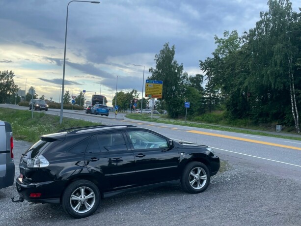 lexus-rx400h-bensin-2006-big-31