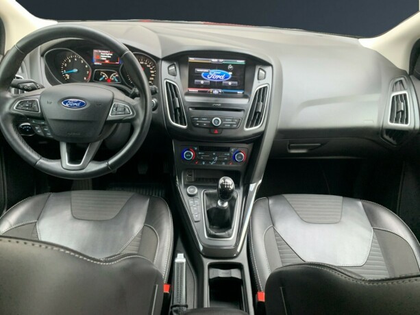 ford-focus-bensin-2016-big-13