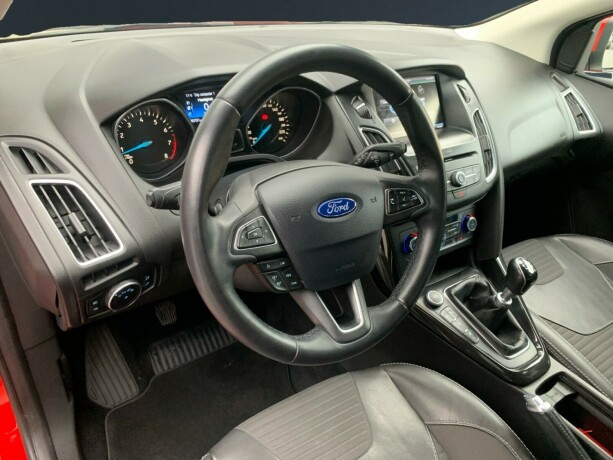 ford-focus-bensin-2016-big-9