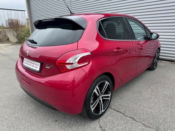 peugeot-208-diesel-2014-big-3