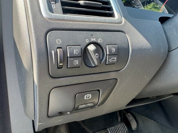 volvo-v70-diesel-2009-big-19