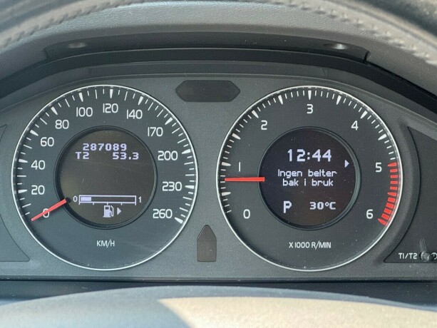 volvo-v70-diesel-2009-big-15