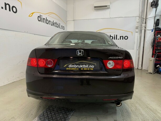 honda-accord-bensin-2007-big-10