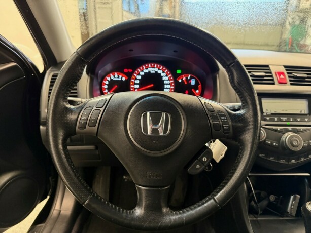 honda-accord-bensin-2007-big-17