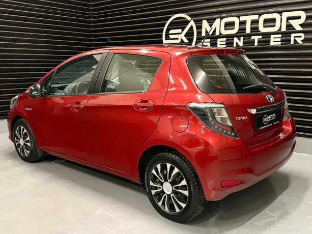 toyota-yaris-bensin-2013-big-1