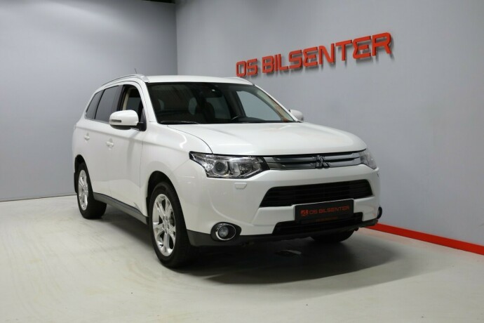 mitsubishi-outlander-bensin-2015-big-0