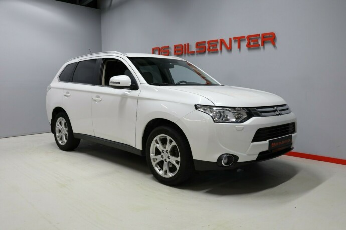 mitsubishi-outlander-bensin-2015-big-1