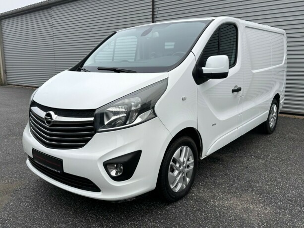 opel-vivaro-diesel-2016-big-0