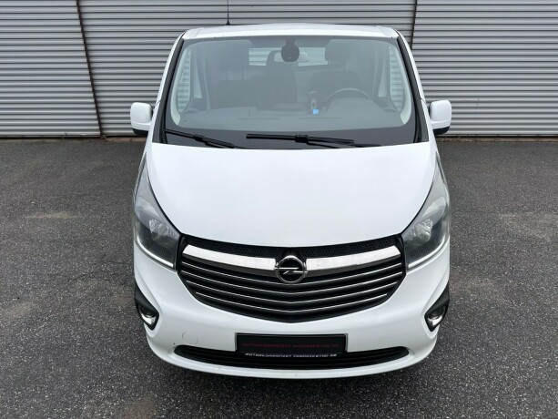 opel-vivaro-diesel-2016-big-9