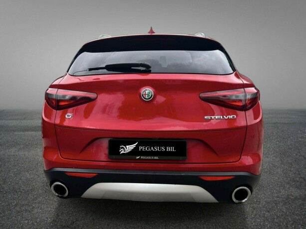 alfa-romeo-stelvio-diesel-2018-big-5