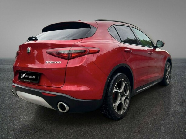 alfa-romeo-stelvio-diesel-2018-big-4