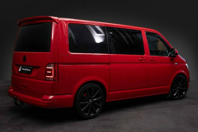 volkswagen-transporter-diesel-2019-big-10