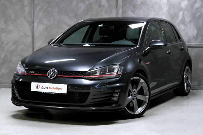 volkswagen-golf-bensin-2014-big-0