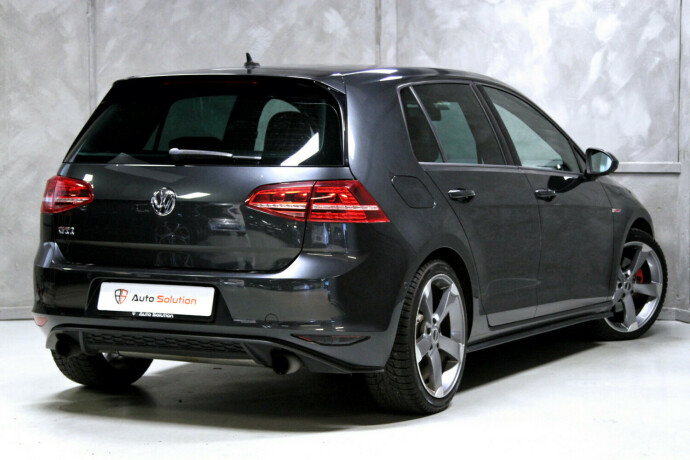 volkswagen-golf-bensin-2014-big-1