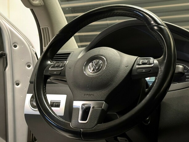 volkswagen-multivan-diesel-2013-big-13