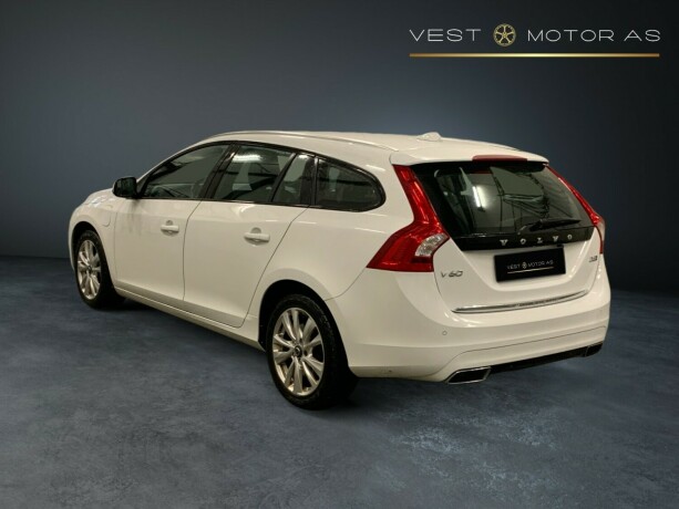 volvo-v60-elektrisitetdiesel-2017-big-2