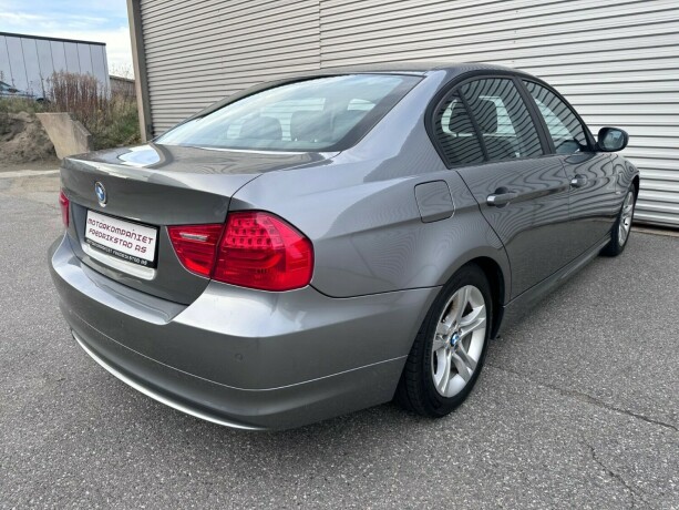 bmw-3-serie-bensin-2010-big-3