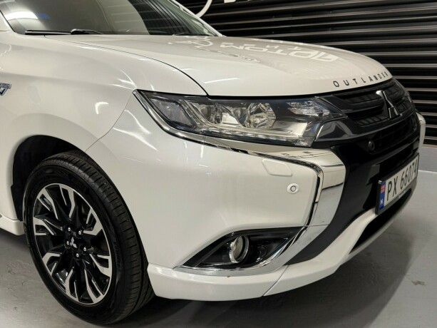 mitsubishi-outlander-elektrisitetbensin-2017-big-2