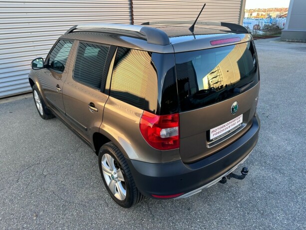 skoda-yeti-bensin-2012-big-6