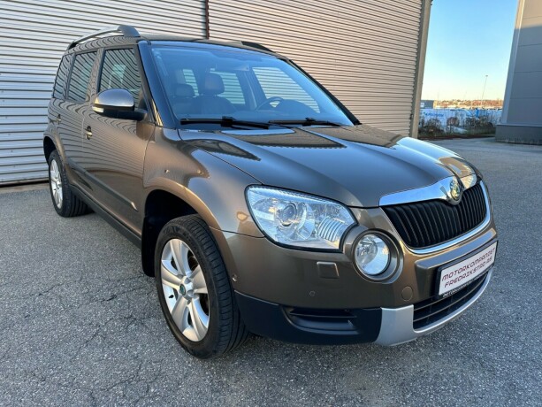 skoda-yeti-bensin-2012-big-1