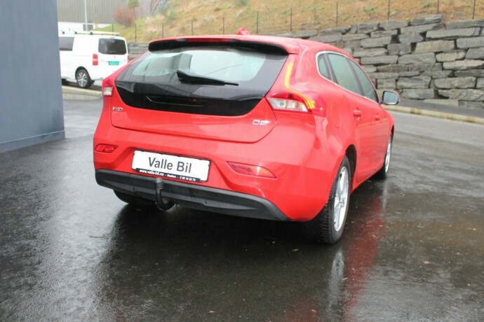 volvo-v40-diesel-2013-big-2