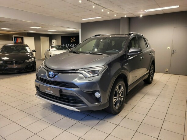 toyota-rav4-elektrisitetbensin-2016-big-9