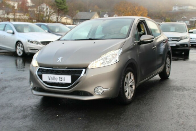 peugeot-208-diesel-2013-big-1